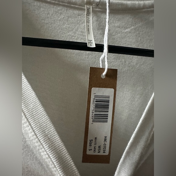 NWT Hello Nite! V Neck Top in White Sand-Small - Picture 2 of 4